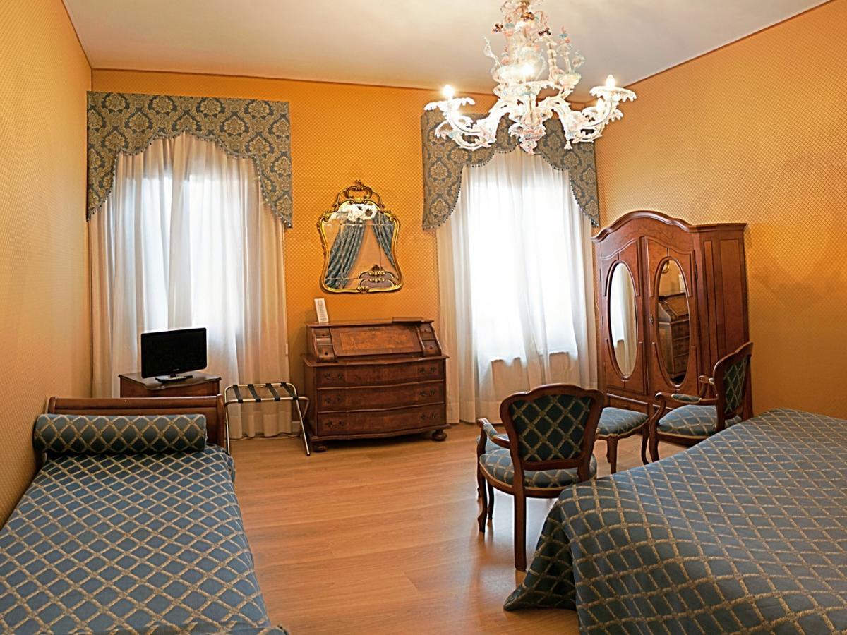 Junior Suite with Canal View